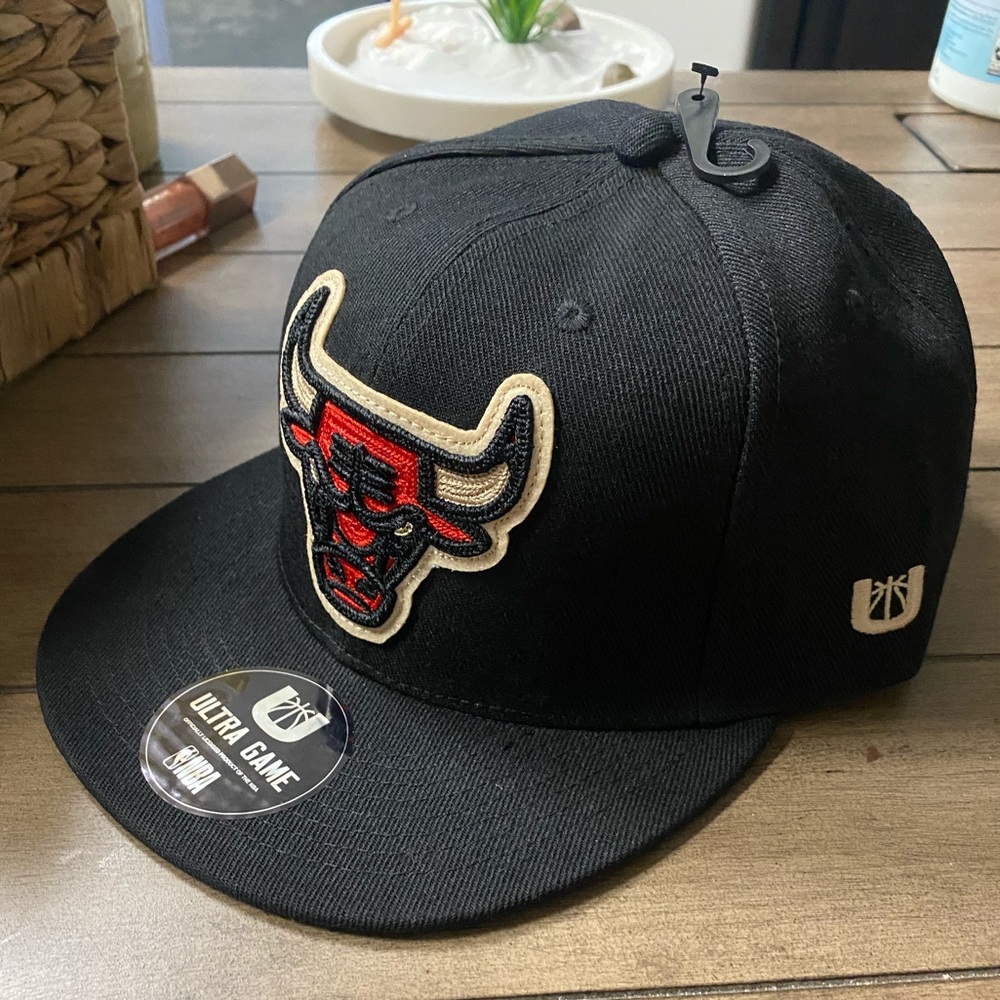 New Chicago Bulls Embroidered Patch SnapBack Hat New with Tags - Picture 2 of 11